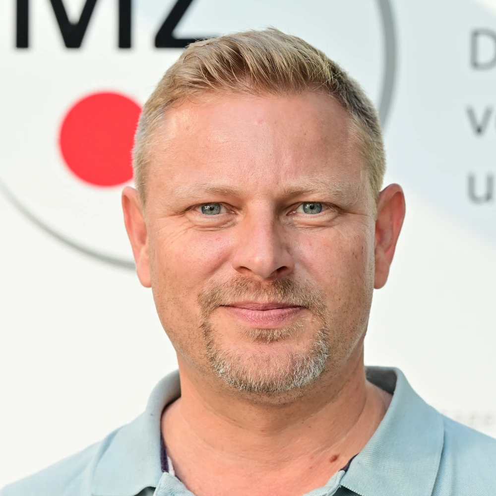 <p><span style="font-family:Geist, 'sans-serif|Geist Font';"><span class="fw-400" style="font-size:20px;"><strong>Björn Krenz</strong></span></span></p>