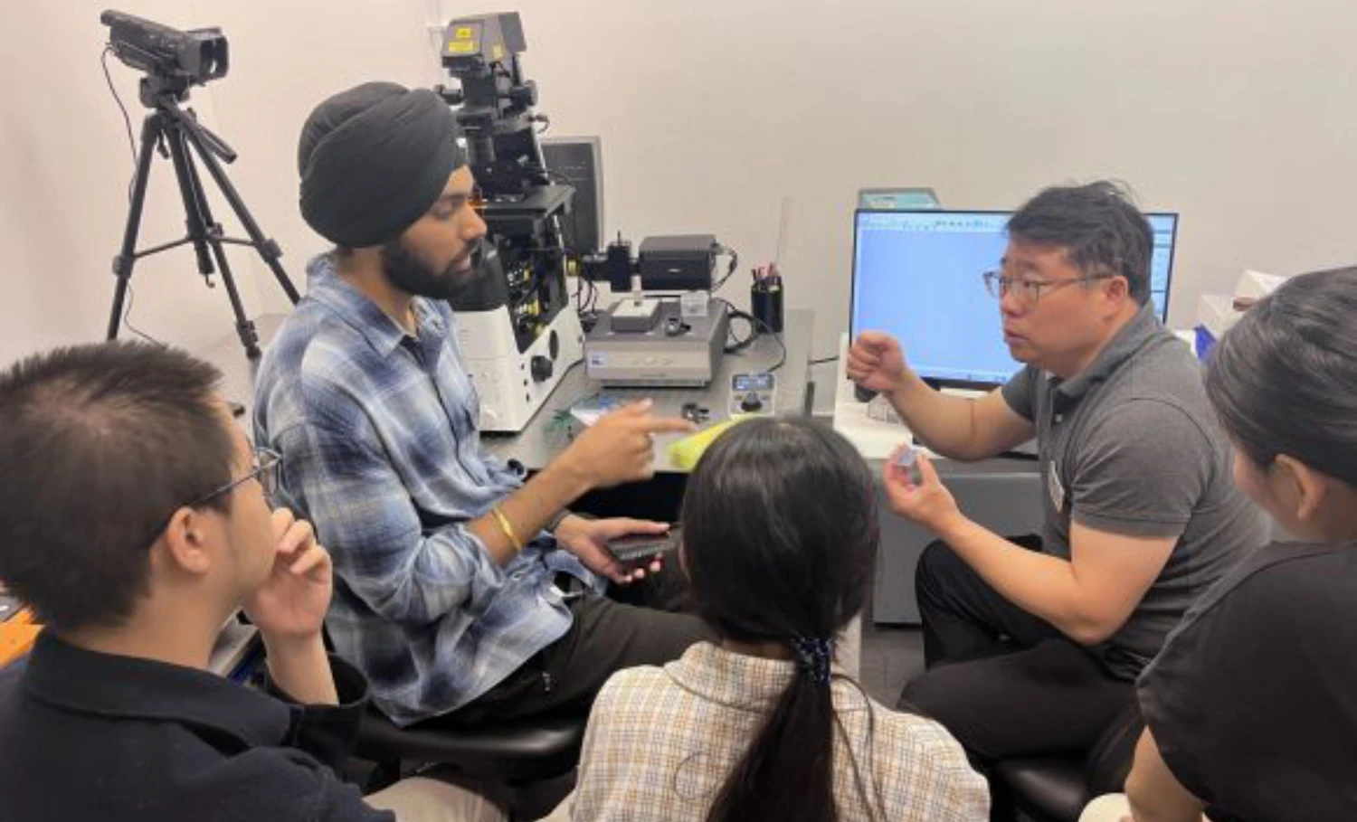 Successful installation and training of CellCut at HKUST